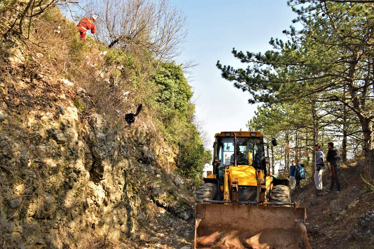 Ekološka akcija čišćenja ilegalnih odlagališta otpada na dijelu Staze Gospi Sinjskoj