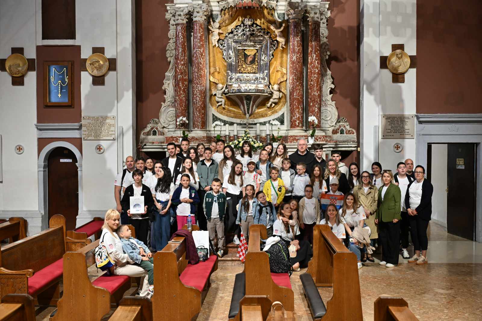 Posjet učenika, učitelja i roditelja članova Udruge roditelja hrvatske nastave u Crnoj Gori, gradu Sinju