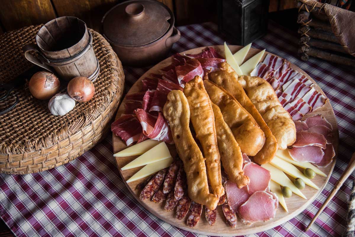 Uštipci (Traditionelles Fettgebäck)