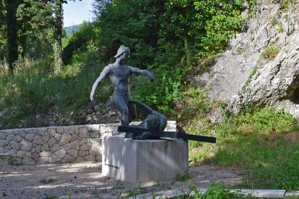 Jésus tombe pour la première fois