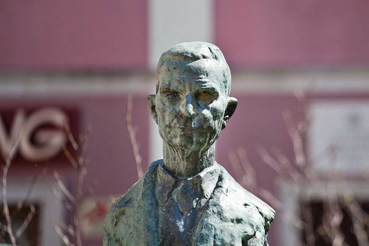 Dinko Šimunović Bust