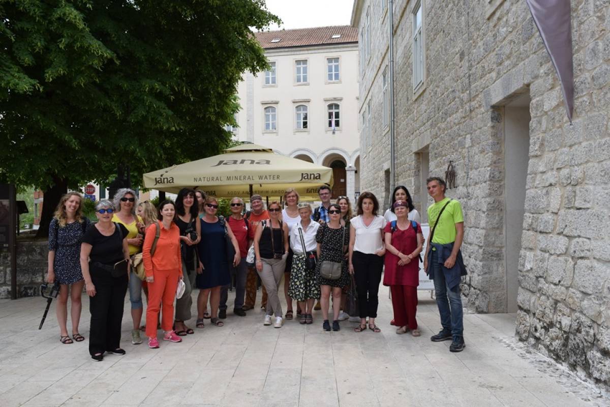Ugledni svjetski novinari stigli u Dalmatinsku zagoru