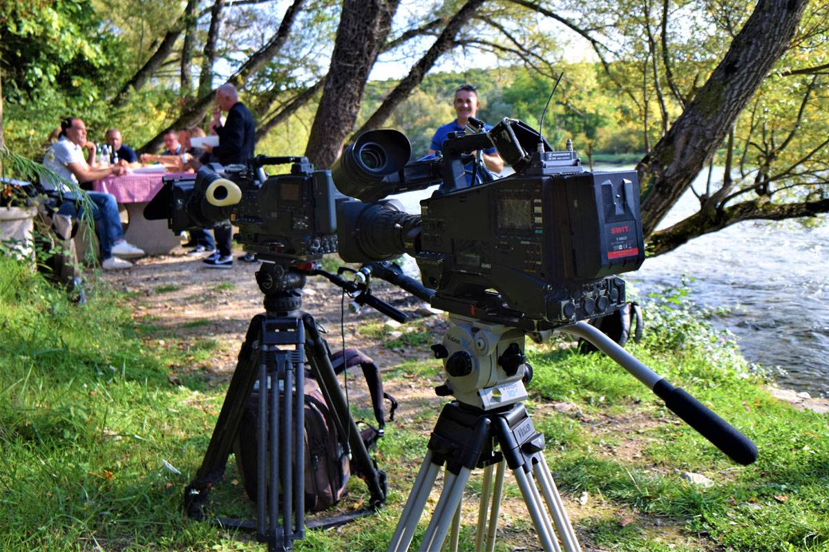 Televizijska ekipa ORF-a na snimanju priloga u Dalmatinskoj zagori