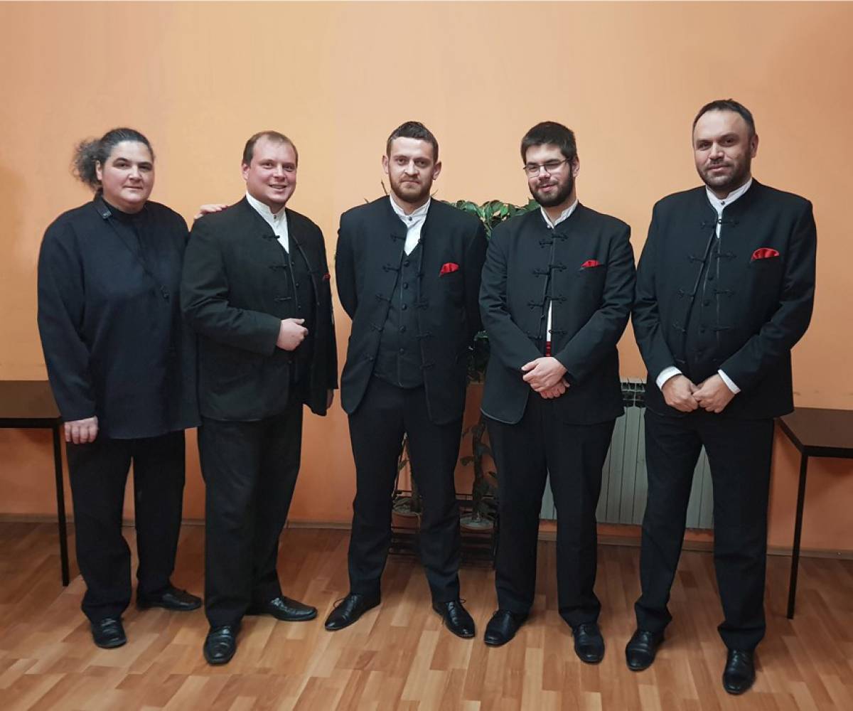 Korizmeni koncert klape Žrnovnica u crkvi Čudotvorne Gospe Sinjske u Sinju Korizmeni koncert klape Žrnovnica u crkvi Čudotvorne Gospe Sinjske u Sinju