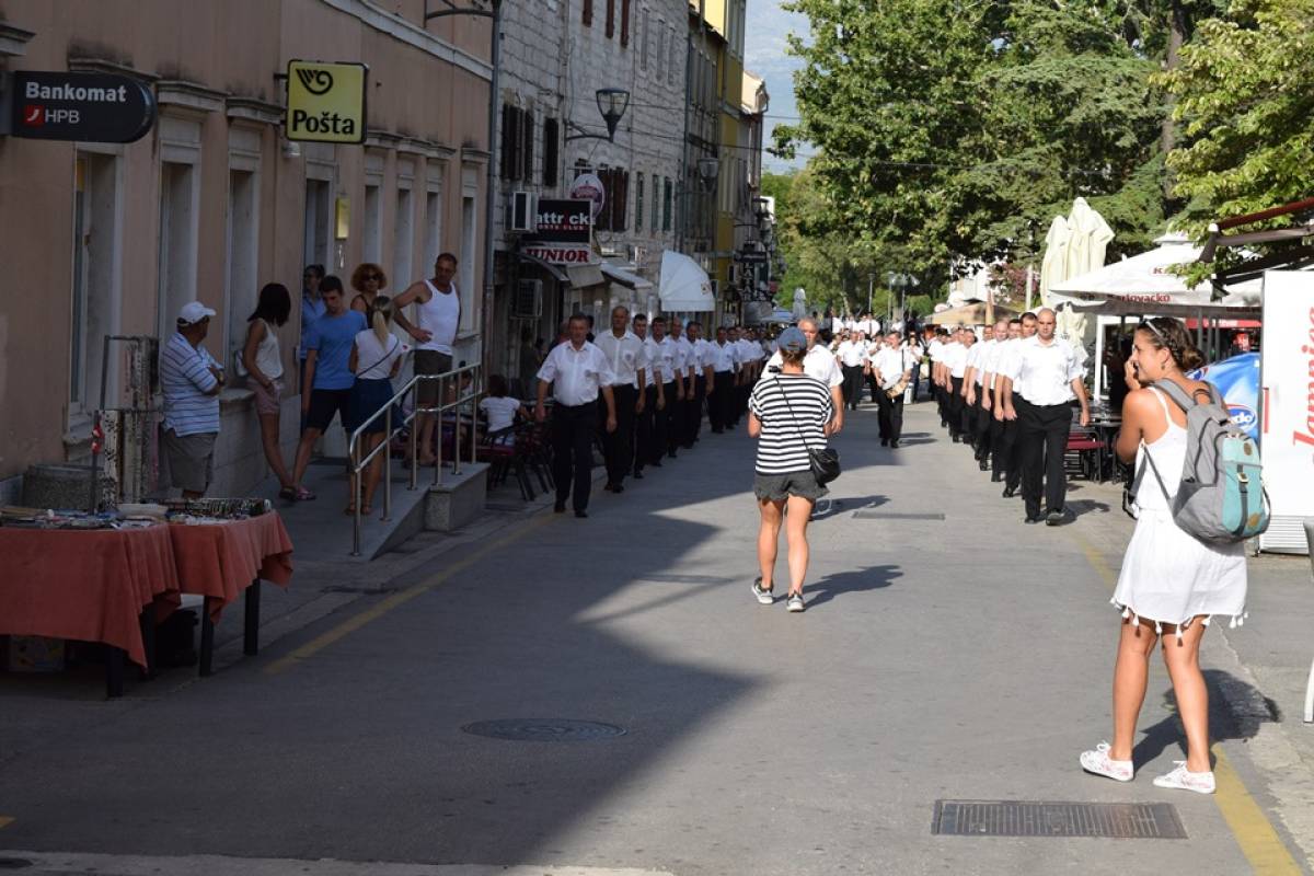 Znamenitosti grada Sinja i Cetinske krajine u objektivu studenata iz AIESEC-a te Ashley Colburn Znamenitosti grada Sinja i Cetinske krajine u objektivu studenata iz AIESEC-a te Ashley Colburn