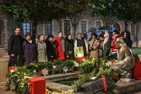 Upaljena treća adventska svijeća u Sinju 2023.