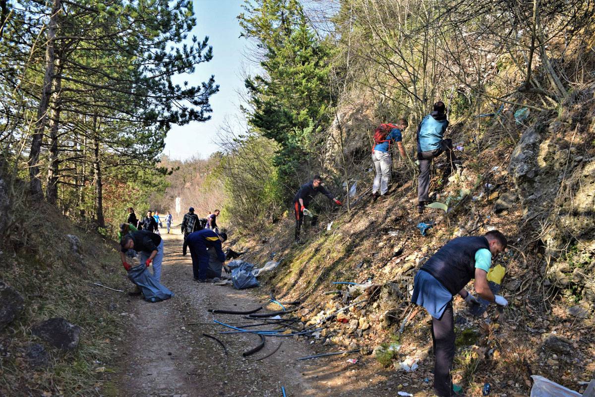 Ekološka akcija čišćenja ilegalnih odlagališta otpada na dijelu Staze Gospi Sinjskoj