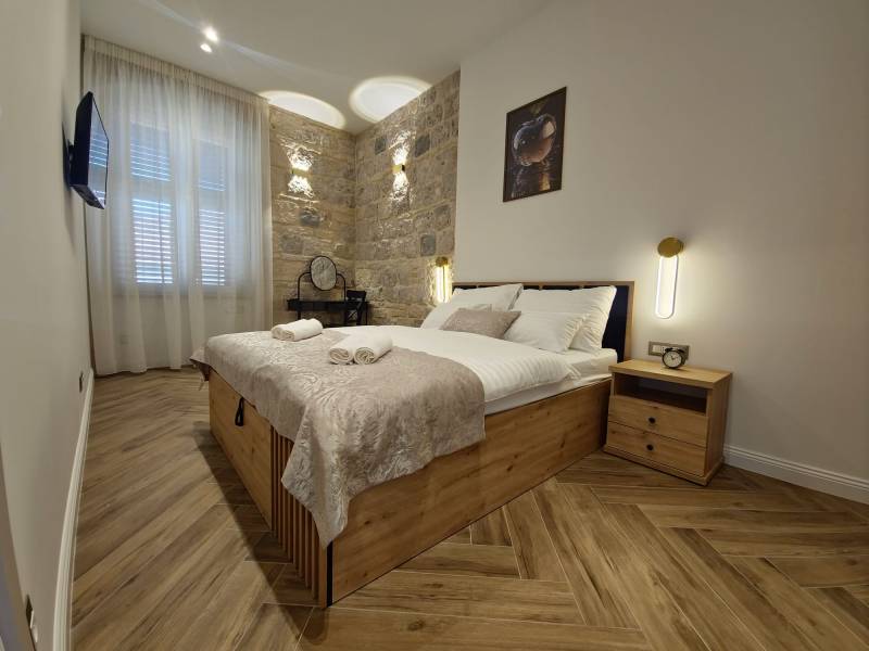 Stone Vista Luxury Apartment ****