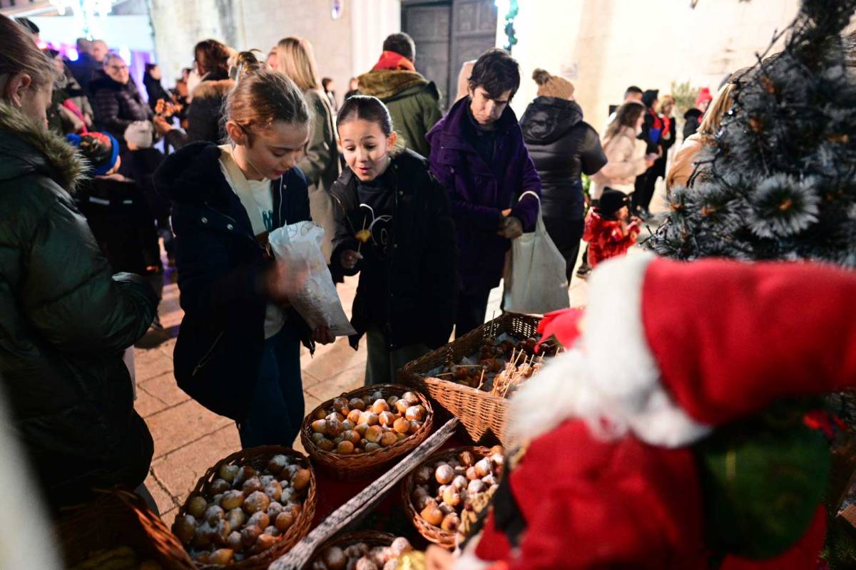 Mozaik program ususret Božiću - blagdanske radionice i prigodni program uz paljenje adventskih svijeća na Trgu kralja Tomislava
