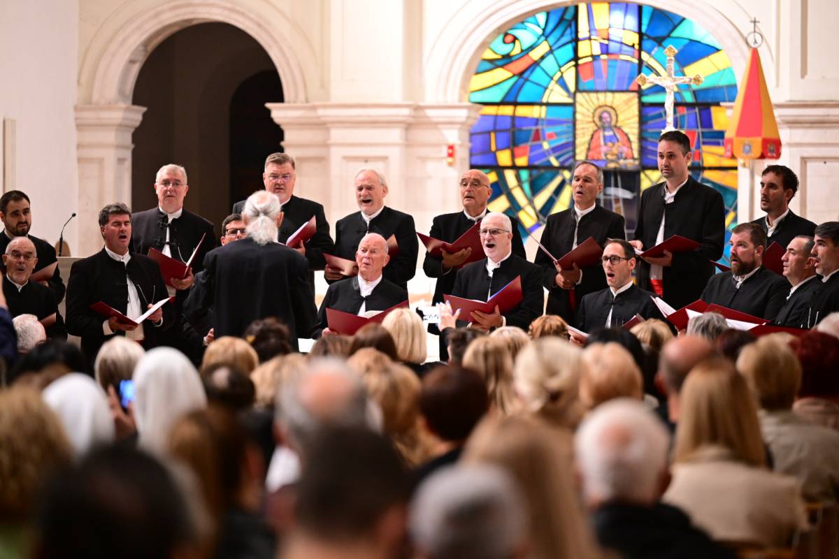'Glazbom i slikom Gospi Sinjskoj' u Bazilici Čudotvorne Gospe Sinjske 'Glazbom i slikom Gospi Sinjskoj' u Bazilici Čudotvorne Gospe Sinjske