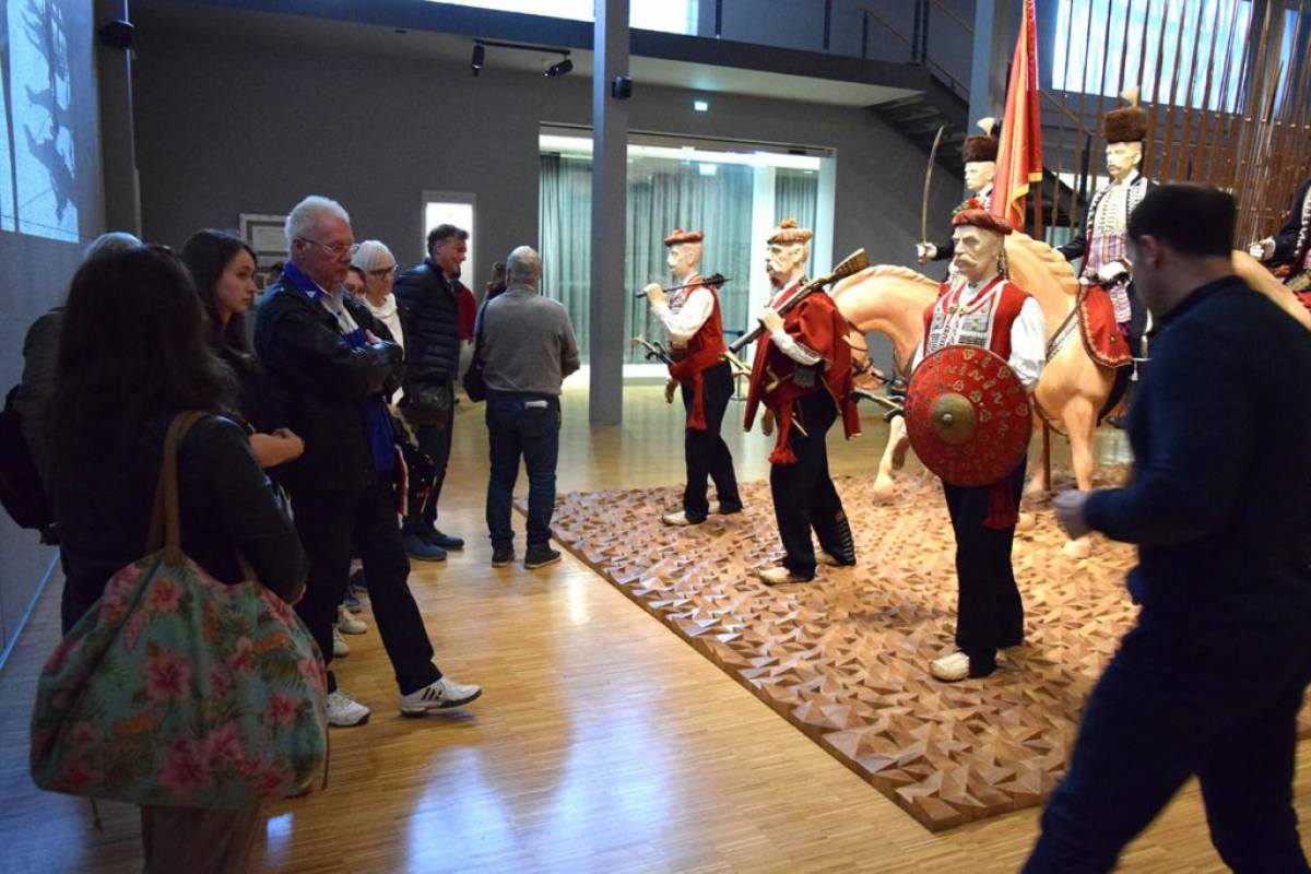 Kulturna i gastronomska ponuda Sinjske krajine oduševila istaknute svjetske novinare Kulturna i gastronomska ponuda Sinjske krajine oduševila istaknute svjetske novinare