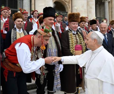 Sinjski alkari i predstavnici Svetišta Gospe Sinjske na hodočašću u Asizu i Rimu te na audijenciji kod pape Lava XIV.