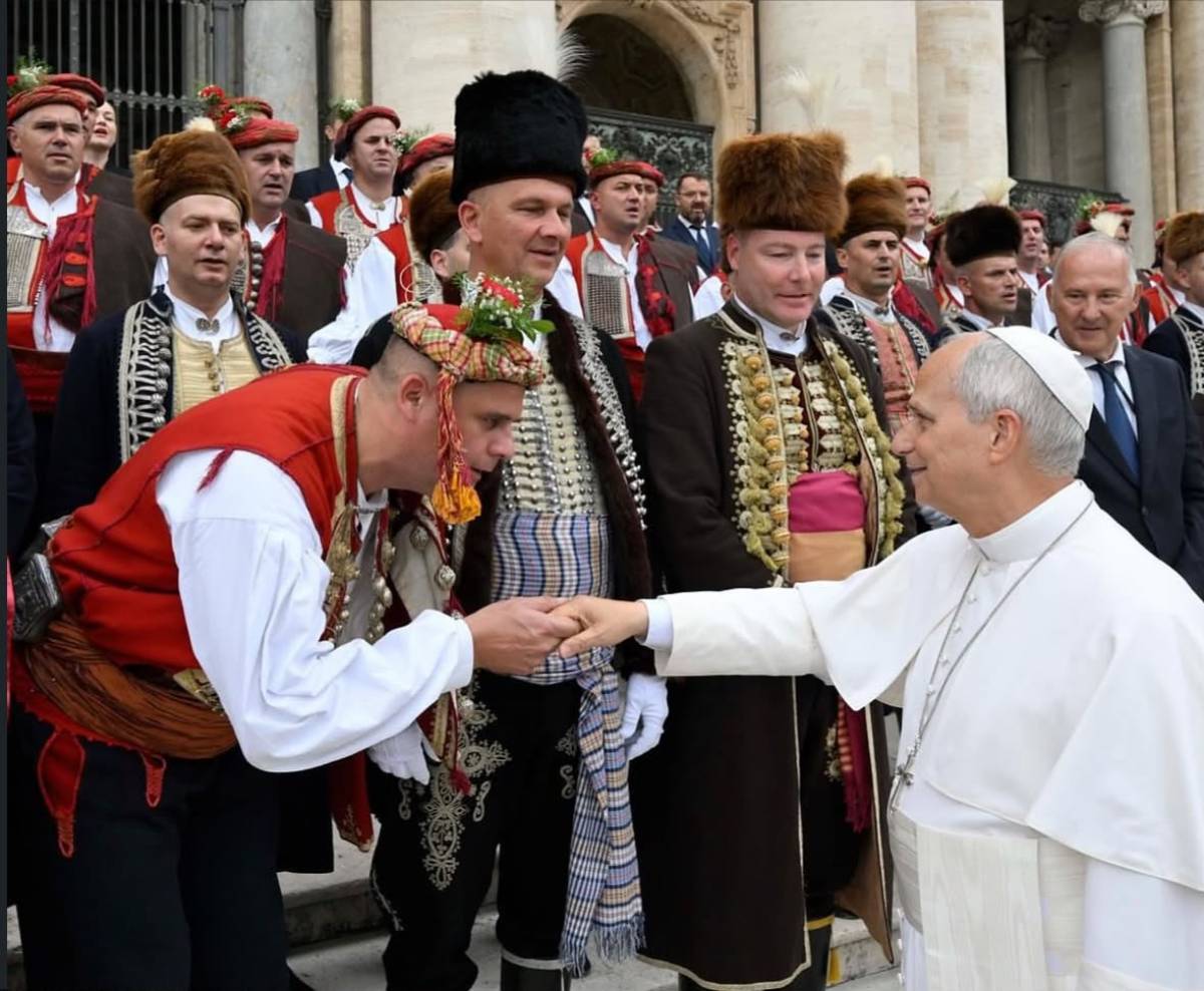 Sinjski alkari i predstavnici Svetišta Gospe Sinjske na hodočašću u Asizu i Rimu te na audijenciji kod pape Lava XIV.