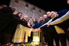 Upaljena četvrta adventska svijeća u Sinju