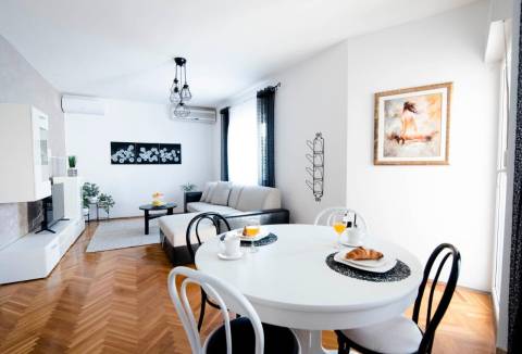 Apartman Klara ***