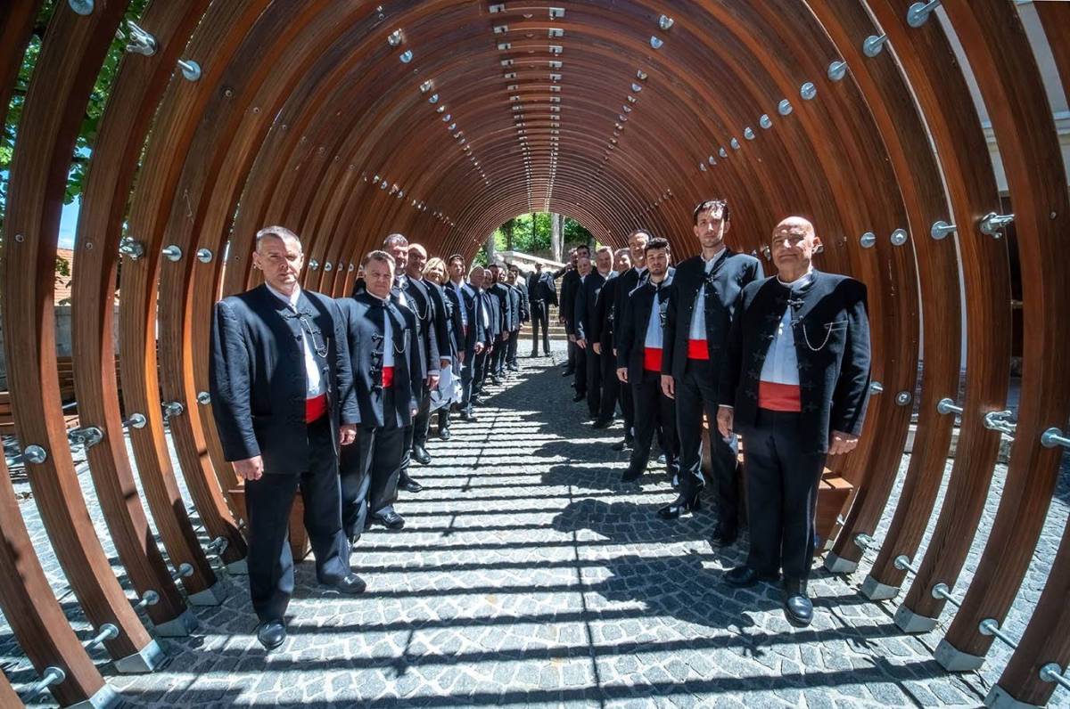Kantata Gospi Sinjskoj maestra Vlade Sunka Kantata Gospi Sinjskoj maestra Vlade Sunka