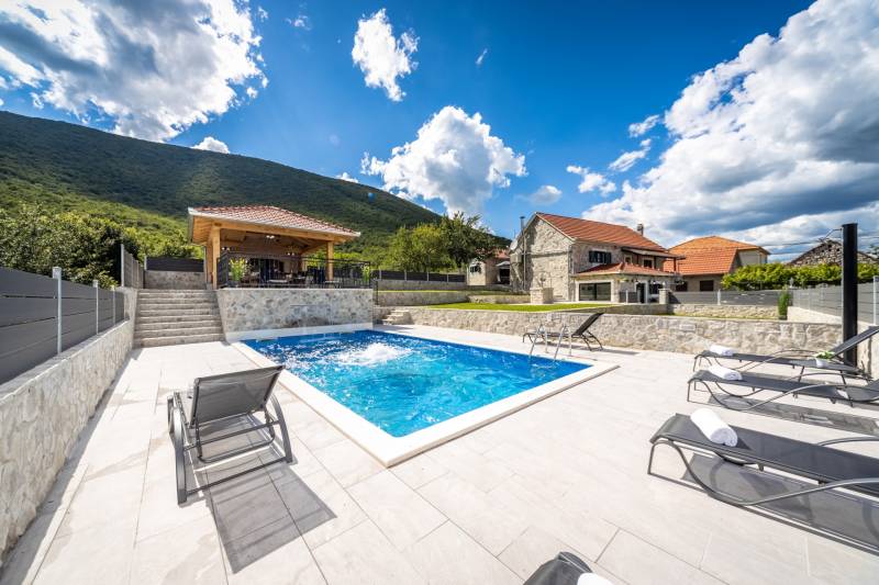 Vacation Villa Ivandvor **** Vacation Villa Ivandvor ****