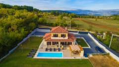 Kuća za odmor u domaćinstvu Villa Raviola ****