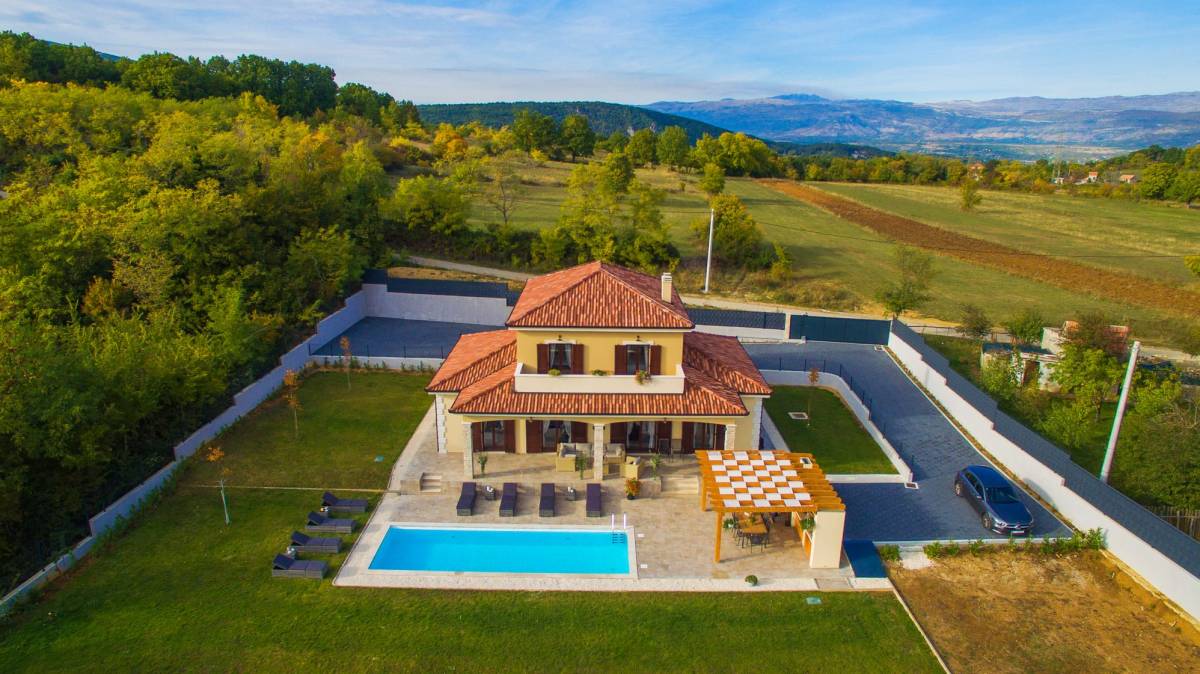 Kuća za odmor u domaćinstvu Villa Raviola ****