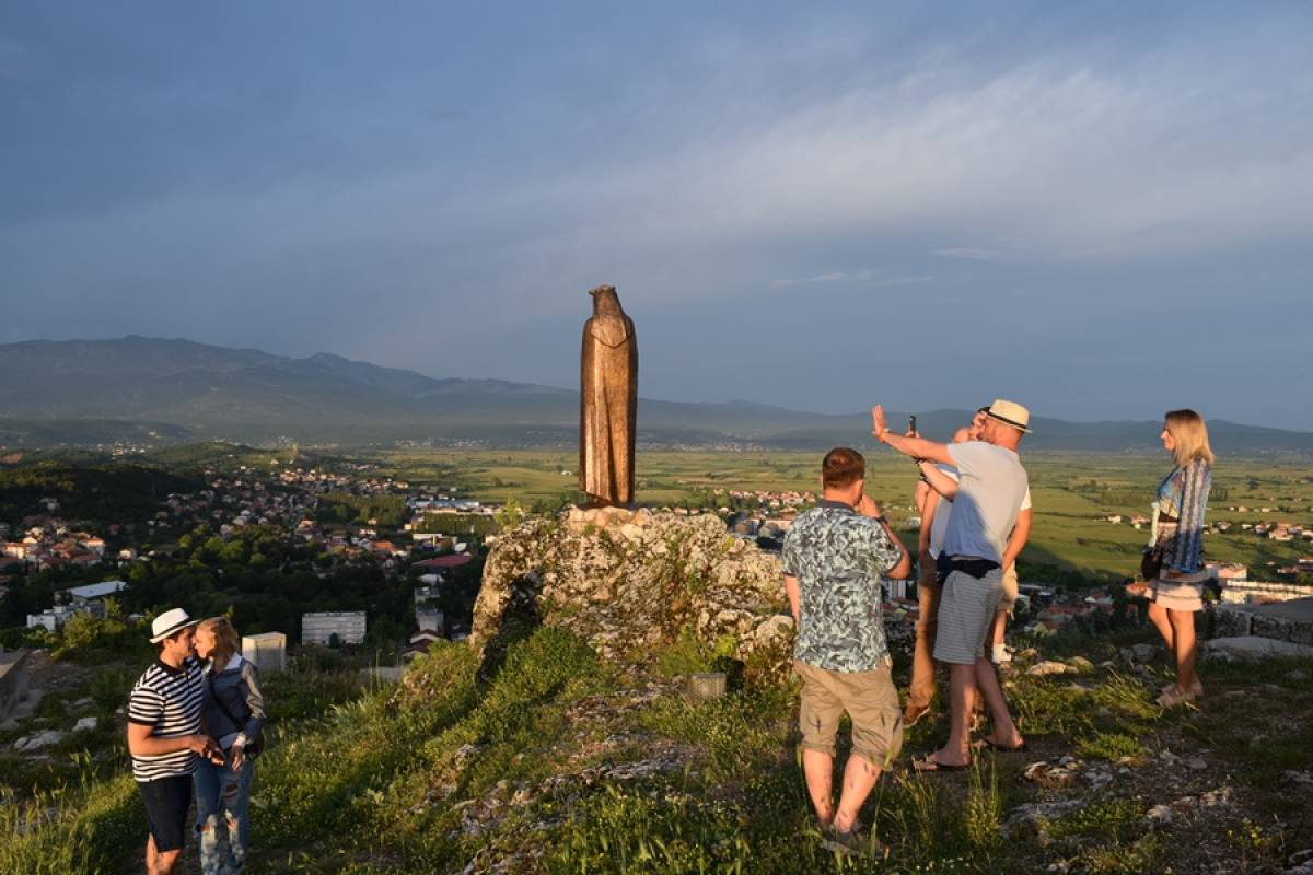 Snimanje priloga o gradu Sinju za potrebe turističke emisije „Putevie Sovety“ koja se emitira na TV programu Rusija 1