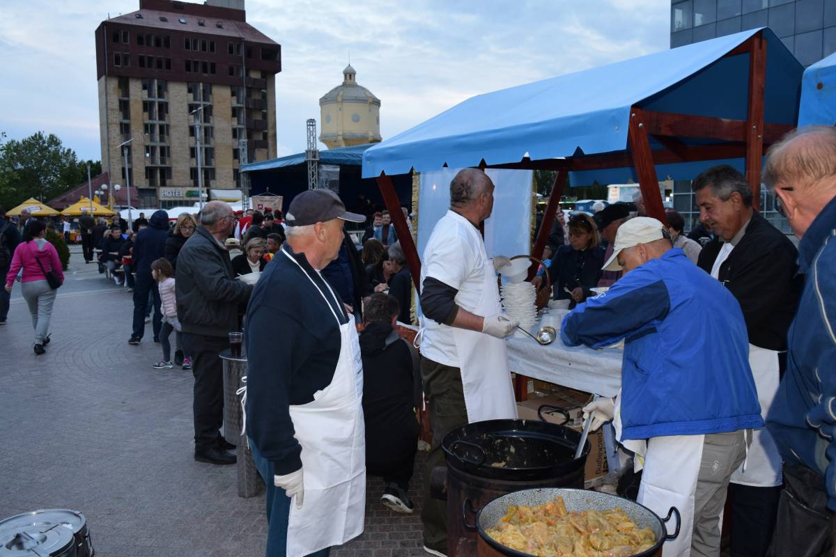 Gastronomsko - enološka prezentacija grada Sinja i cetinskog kraja u herojskom Gradu Vukovaru