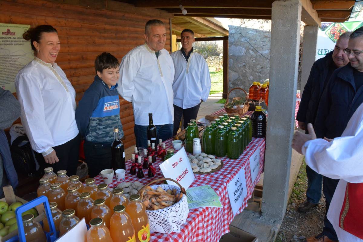 Sajam Cetinskih OPG-ova i tradicijskih proizvoda - važnost promocije domaćih poljoprivrednih proizvoda