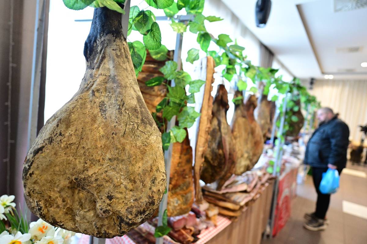 Promocija gastro proizvoda sa Sinjskog sajma pršuta na sinjskoj Peškariji, 1. – 5. kolovoza 2025. Promocija gastro proizvoda sa Sinjskog sajma pršuta na sinjskoj Peškariji, 1. – 5. kolovoza 2025.