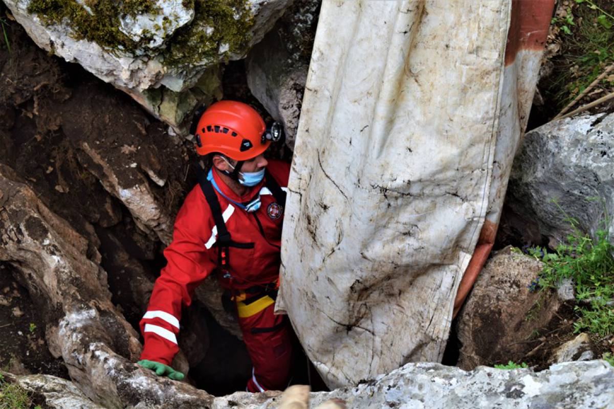 Ekološka akcija čišćenja jame podno Kodžomanovog umca - Vrdovo