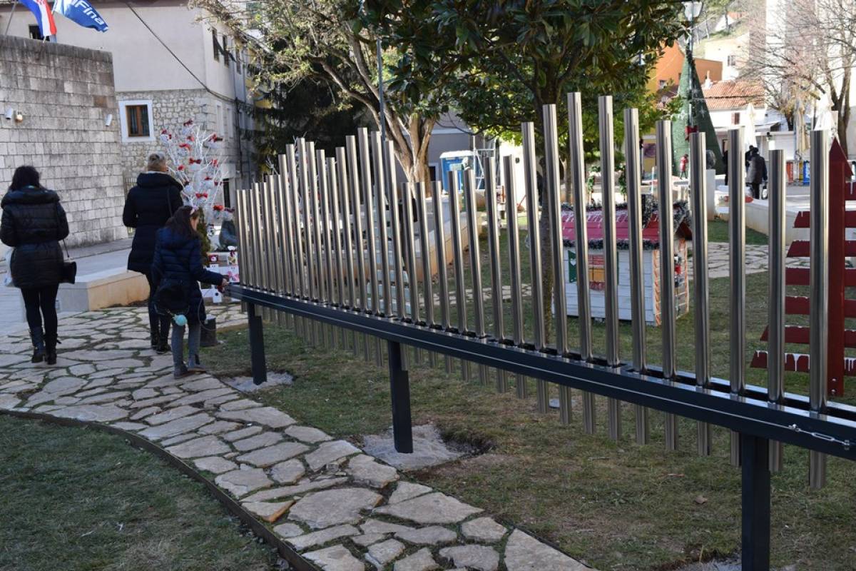 Turistička zajednica grada Sinja završila projekt postavljanja Glazbene ograde
